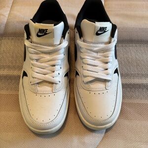 Nike Gamma Force (women’s size 7)
